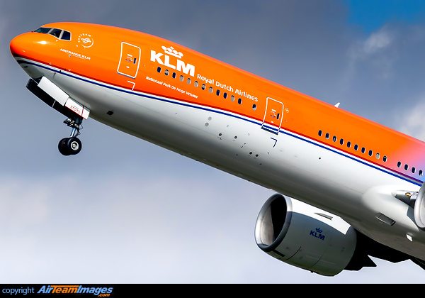 Boeing 777-306/ER Boeing 777-306/ER