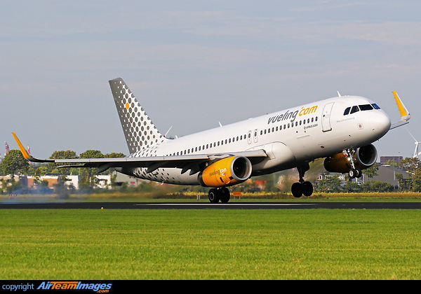 Airbus A320-232 Airbus A320-232