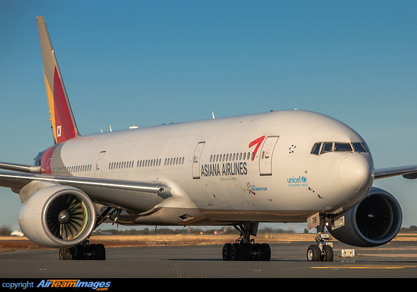 Boeing 777-28E/ER Boeing 777-28E/ER