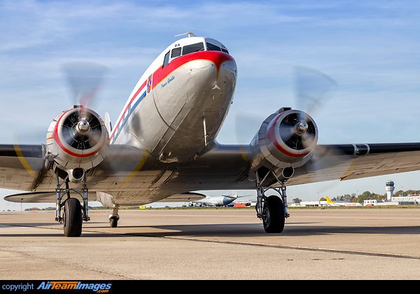 Douglas C-47A Skytrain (DC-3) Douglas C-47A Skytrain (DC-3)