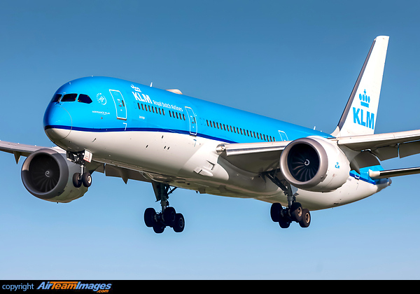 Boeing 787-9 Dreamliner Boeing 787-9 Dreamliner
