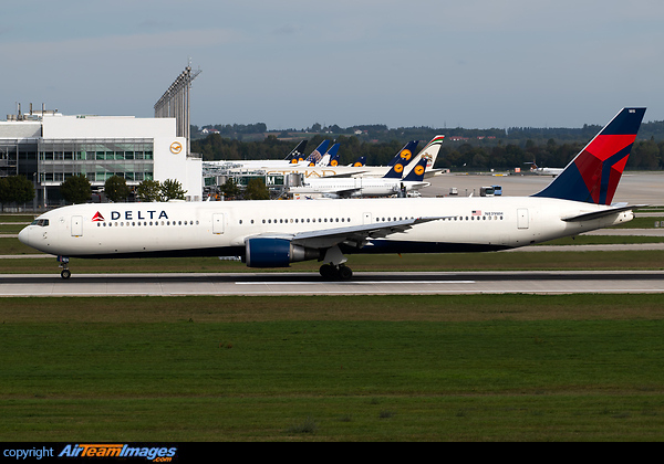Boeing 767-432/ER Boeing 767-432/ER