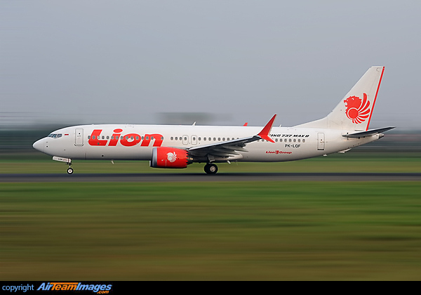 Boeing 737-8 MAX Boeing 737-8 MAX