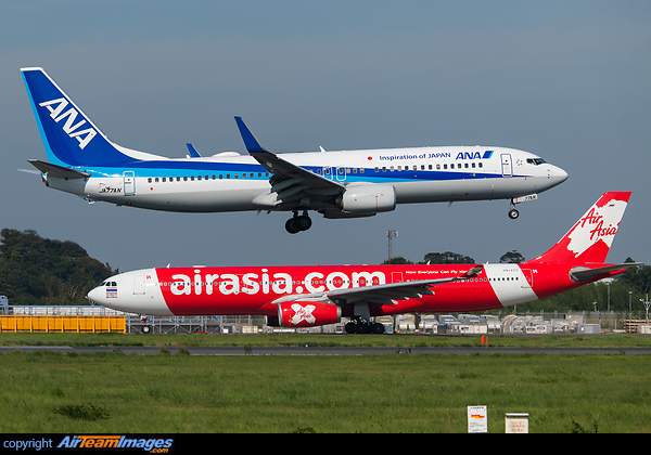 Boeing 737-881 Boeing 737-881