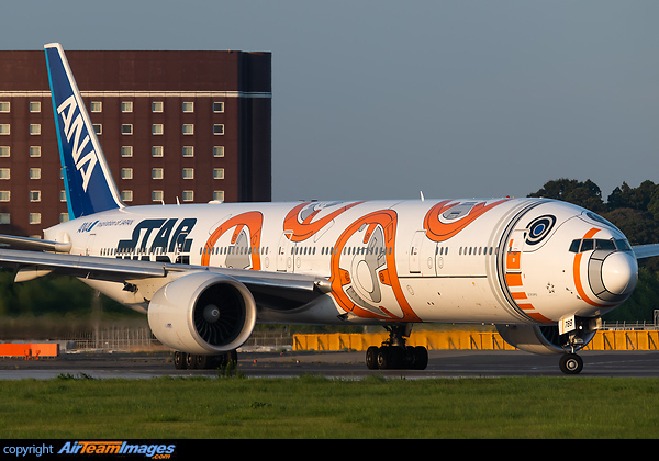 Boeing 777-381/ER Boeing 777-381/ER