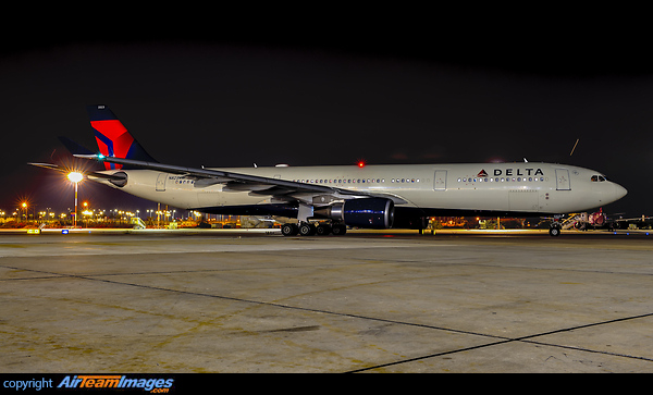 Airbus A330-302 Airbus A330-302