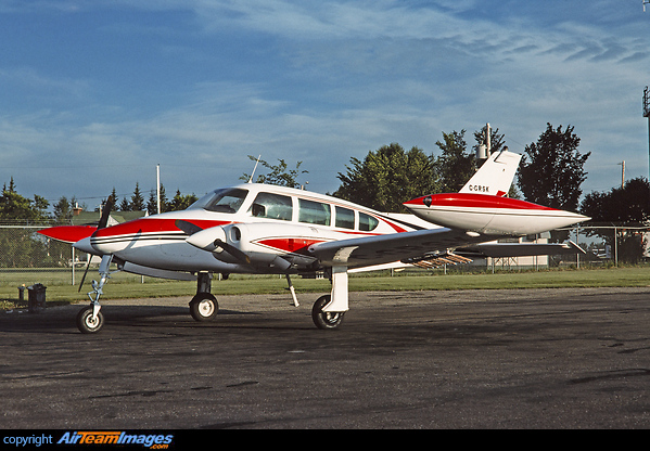 Cessna 320E Executive Skynight Cessna 320E Executive Skynight