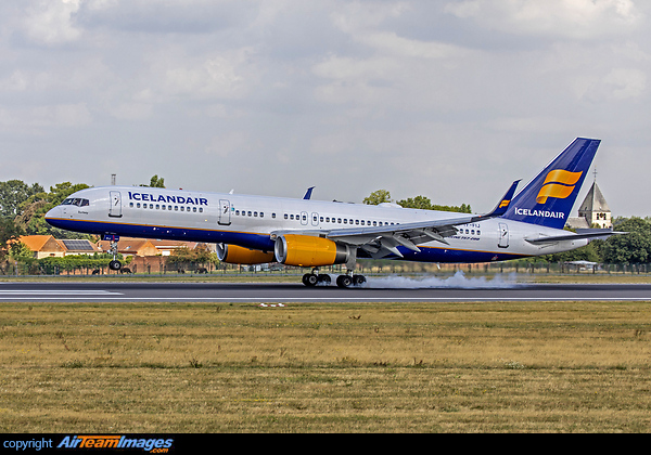 Boeing 757-208 Boeing 757-208