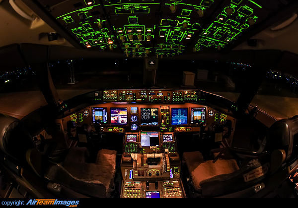 Boeing 777-3D7 Boeing 777-3D7