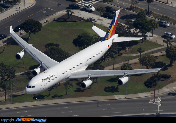 Airbus A340-313 Airbus A340-313