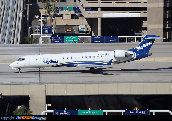 Bombardier CRJ-701ER Bombardier CRJ-701ER