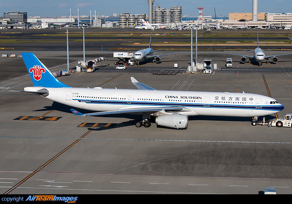 Airbus A330-343 Airbus A330-343