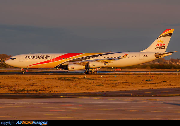 Airbus A340-313 Airbus A340-313