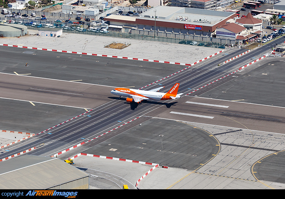 Airbus A320-214 Airbus A320-214