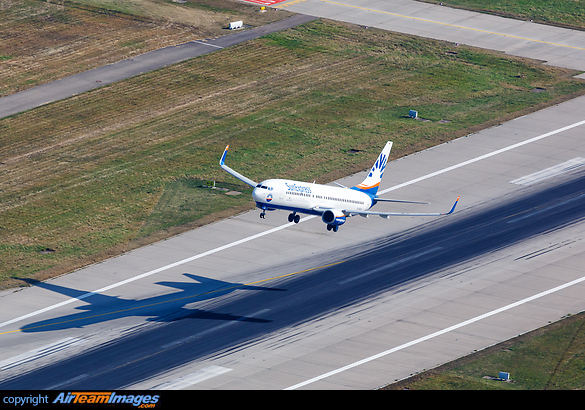 Boeing 737-8Z9