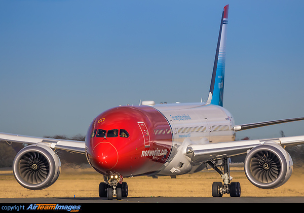 Boeing 787-9 Dreamliner Boeing 787-9 Dreamliner