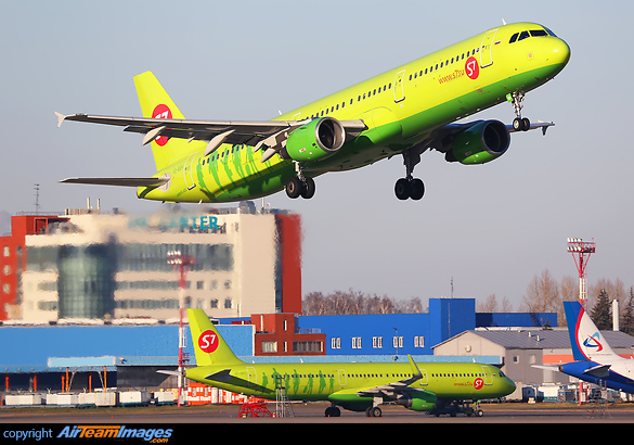 Airbus A321-211 Airbus A321-211