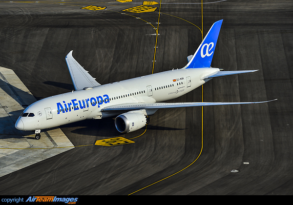 Boeing 787-8 Dreamliner Boeing 787-8 Dreamliner
