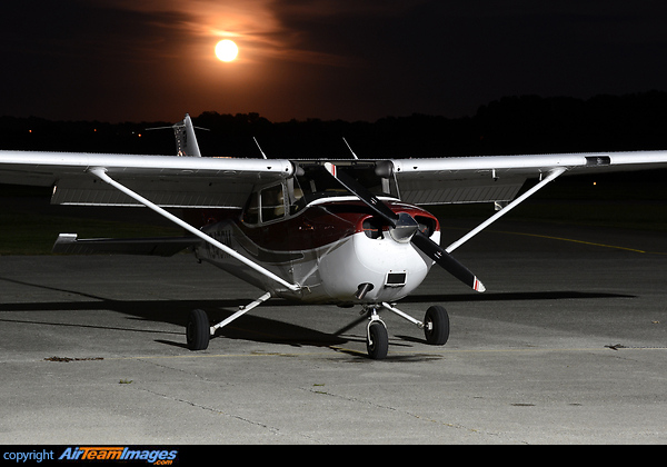 Cessna 172S Skyhawk Cessna 172S Skyhawk