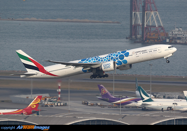 Boeing 777-31H/ER Boeing 777-31H/ER