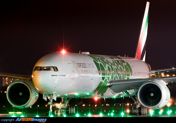 Boeing 777-31H/ER Boeing 777-31H/ER