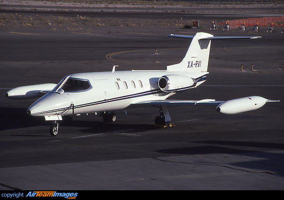 Bombardier Learjet 25 Bombardier Learjet 25