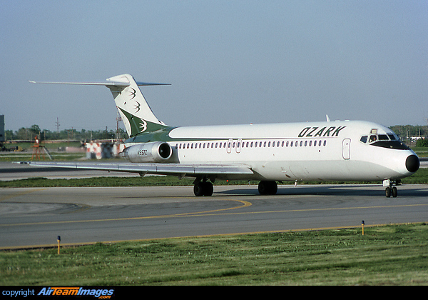 McDonnell Douglas DC-9-32 McDonnell Douglas DC-9-32