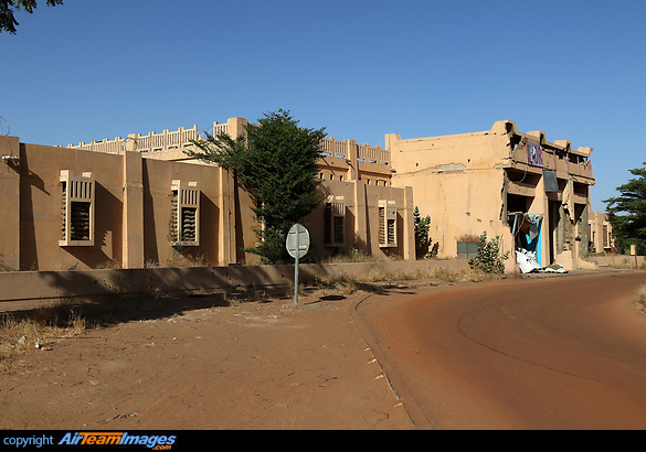 Landside view of the destroyed terminal of Timbuktu airport.
On 14 April 2018, a rocket and car bomb attack left one UN peacekeeper dead and a dozen wounded. Tombouctou Airport