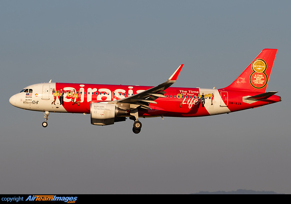 Airbus A320-216 Airbus A320-216