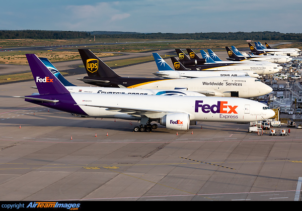 Boeing 777-FHT Boeing 777-FHT
