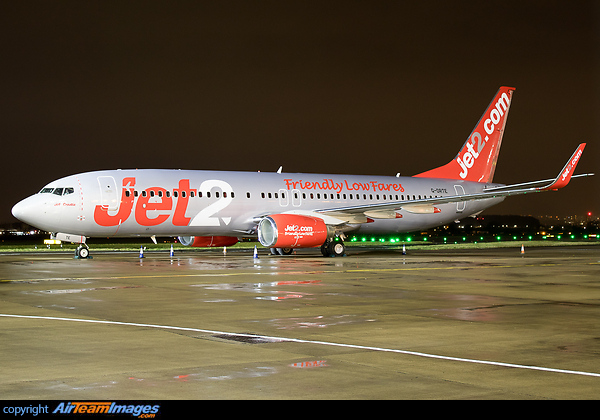 Parked at stand 40 for the night Boeing 737-8K5