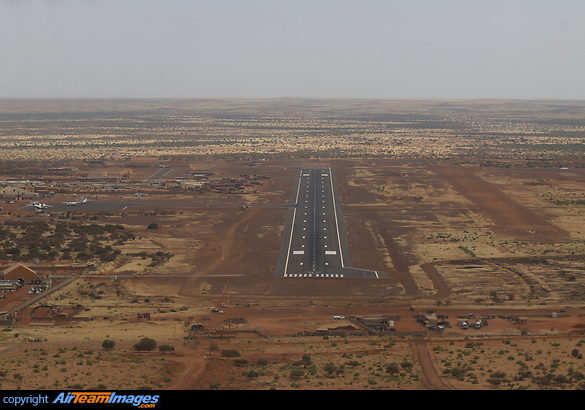 Short final for 07L. Gao Airport