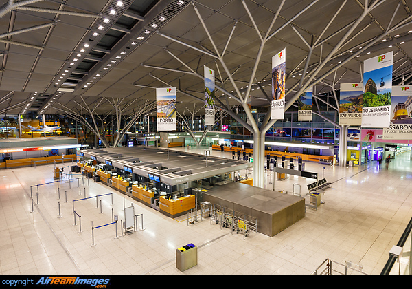 Stuttgart Airport Terminal 3 at night Stuttgart Airport