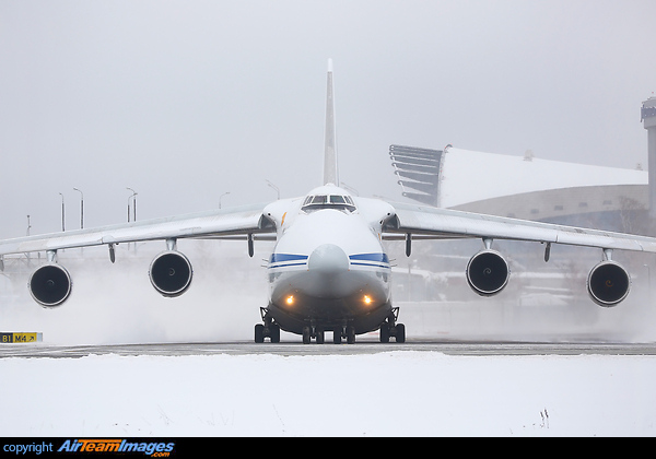 Antonov An-124-100 Ruslan Antonov An-124-100 Ruslan