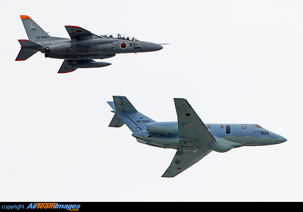 Kawasaki T-4 & Raytheon U-125A Kawasaki T-4 & Raytheon U-125A
