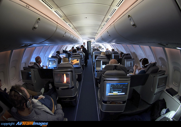 Upperdeck Business Class Boeing 747-830