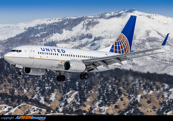 Boeing 737-724 Boeing 737-724