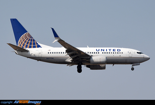 Boeing 737-724 Boeing 737-724