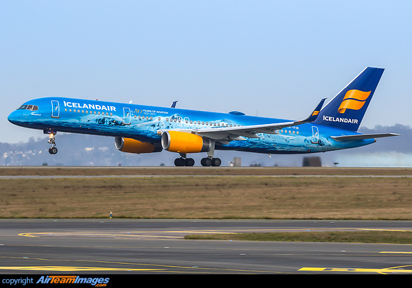 Boeing 757-256 Boeing 757-256