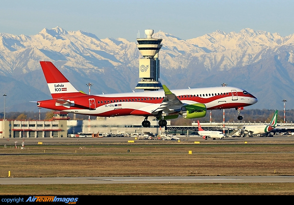Airbus A220-300 Airbus A220-300