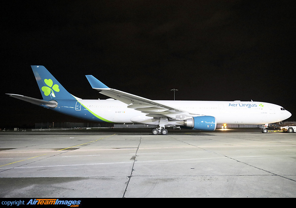 Rolled out at the IAC facility, Aer Lingus has unveiled a brand new livery. Airbus A330-302