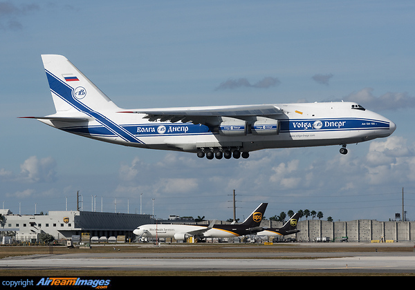 Antonov An-124-100 Ruslan Antonov An-124-100 Ruslan
