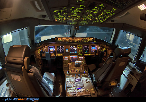 Boeing 777-333/ER Boeing 777-333/ER