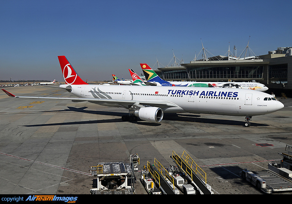 Airbus A330-303 Airbus A330-303