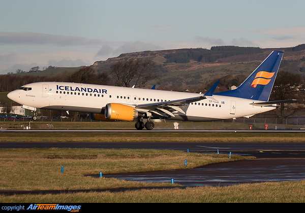 Boeing 737-8 MAX Boeing 737-8 MAX