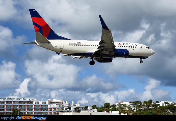 The Island is still on recovery after the Hurricane Irma . The Hotel in Background is Still Vacant Boeing 737-732