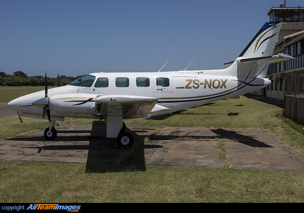 Cessna T303 Crusader Cessna T303 Crusader