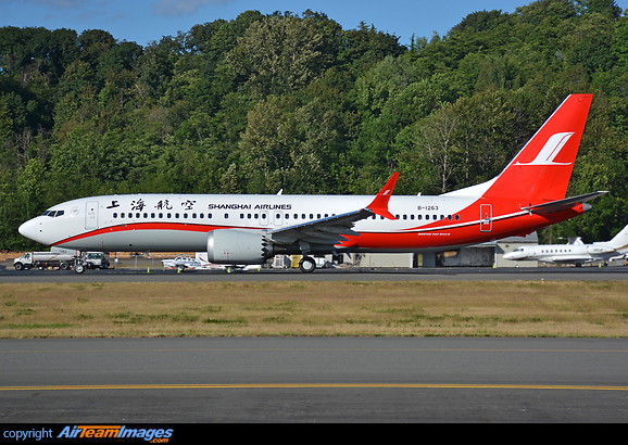 Boeing 737-8 MAX Boeing 737-8 MAX