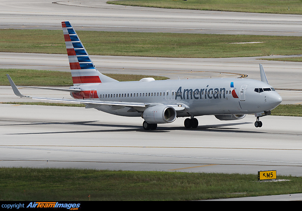 Boeing 737-823 Boeing 737-823
