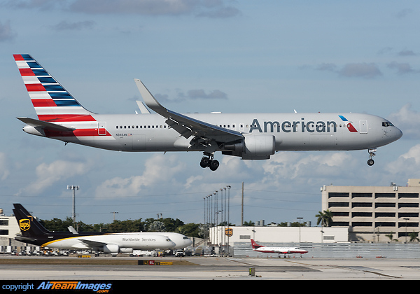 Boeing 767-323/ER Boeing 767-323/ER